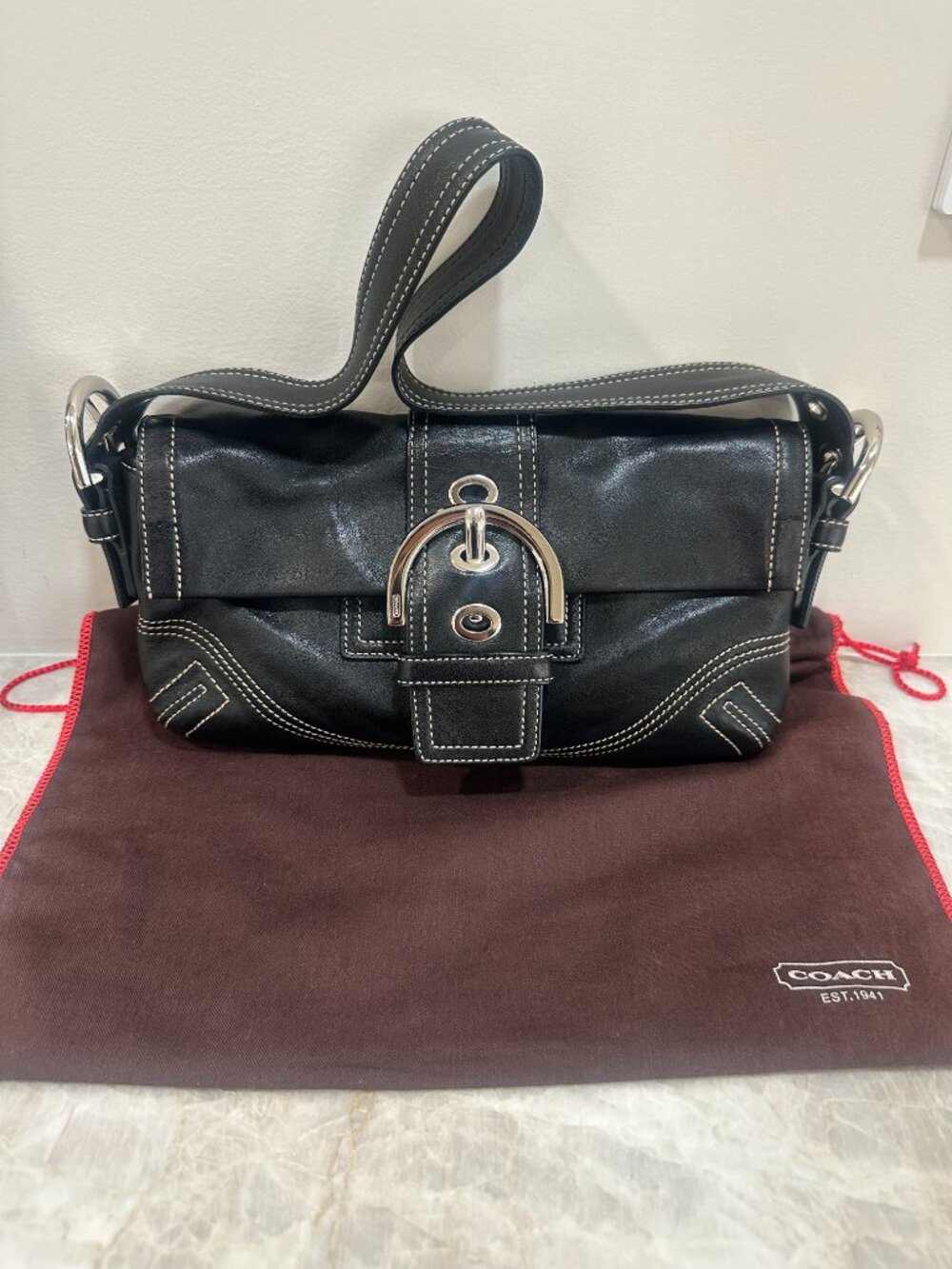 Vintage 2005 Coach Soho Buckle Flap Baguette Black Leather 8A05 w/ Dust Bag - Picture 3 of 12